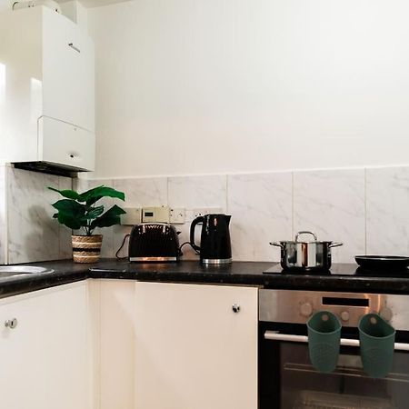 Cosy Decorated Flat In Tonbridge Apartment Екстериор снимка
