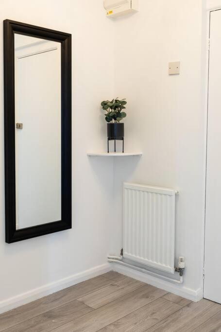 Cosy Decorated Flat In Tonbridge Apartment Екстериор снимка